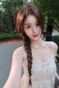 银川市兴庆区私密公寓里打桩清纯妹子