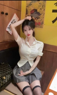 深圳市龙华区大长腿御姐风骚刺激到高潮