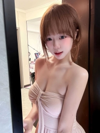 义乌骚妹奶大逼嫩值得一肏