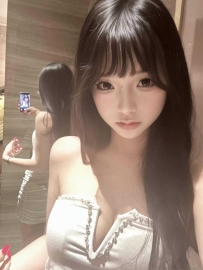 西安粉嫩多汁美乳骚骚女