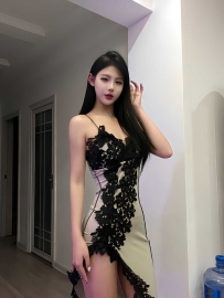 【乌鲁】服务系骚老师揉奶扣逼玩的开