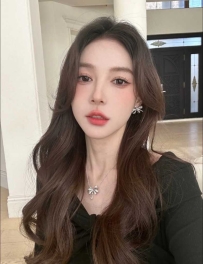 浦东差点扶墙而归的网红款大长腿