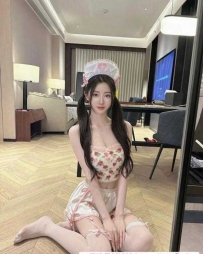 妹子很骚很欲顶了